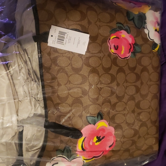 SET-NWT Coach Signature Canvas w/ Vintage Rose Print BUNDLE-Tote & 3 accessories - Picture 7 of 14